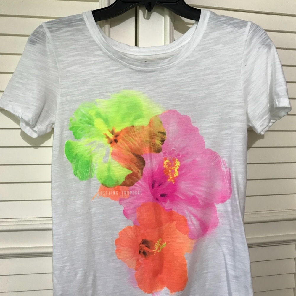 American Eagle Outfitters Floral T-shirt